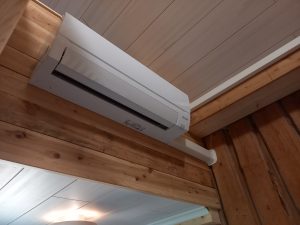 Ilmalämpöpumppu päämökissä