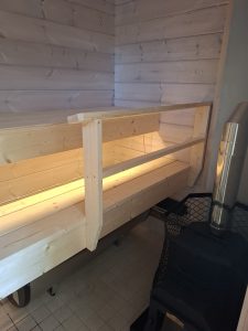 Sauna puulämmitteiselle kiukaalla / Sauna with wood-burning stove